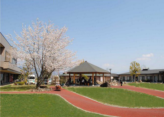多床室の食堂